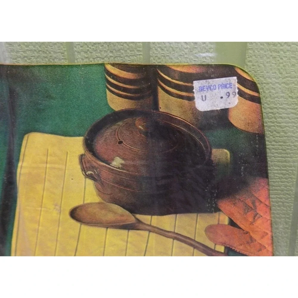 1975 Rubbermaid Avocado Green # 1312 Protector Mat Sealed Counter Sink